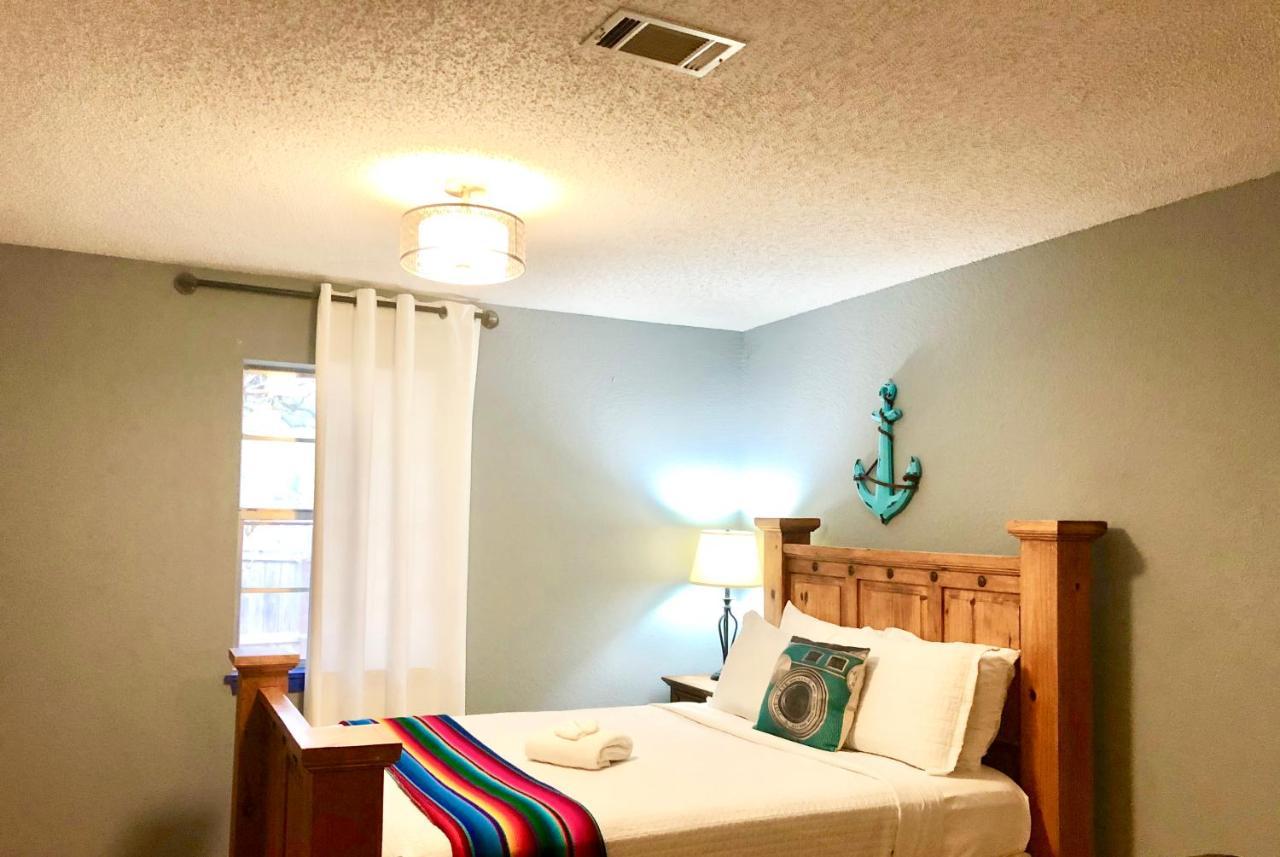 The Cove Bnb Hudson Bend 外观 照片