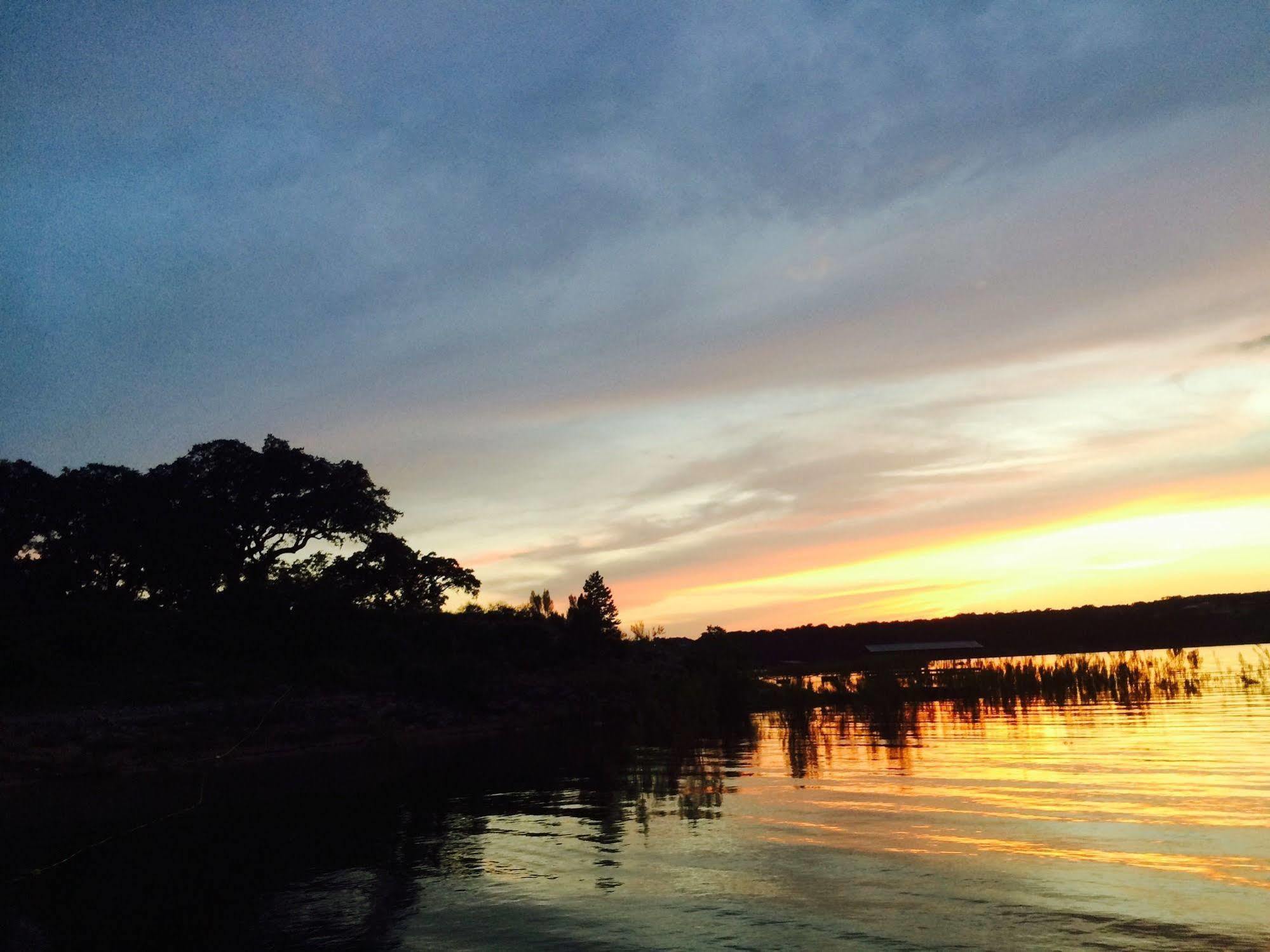 The Cove Bnb Hudson Bend 外观 照片
