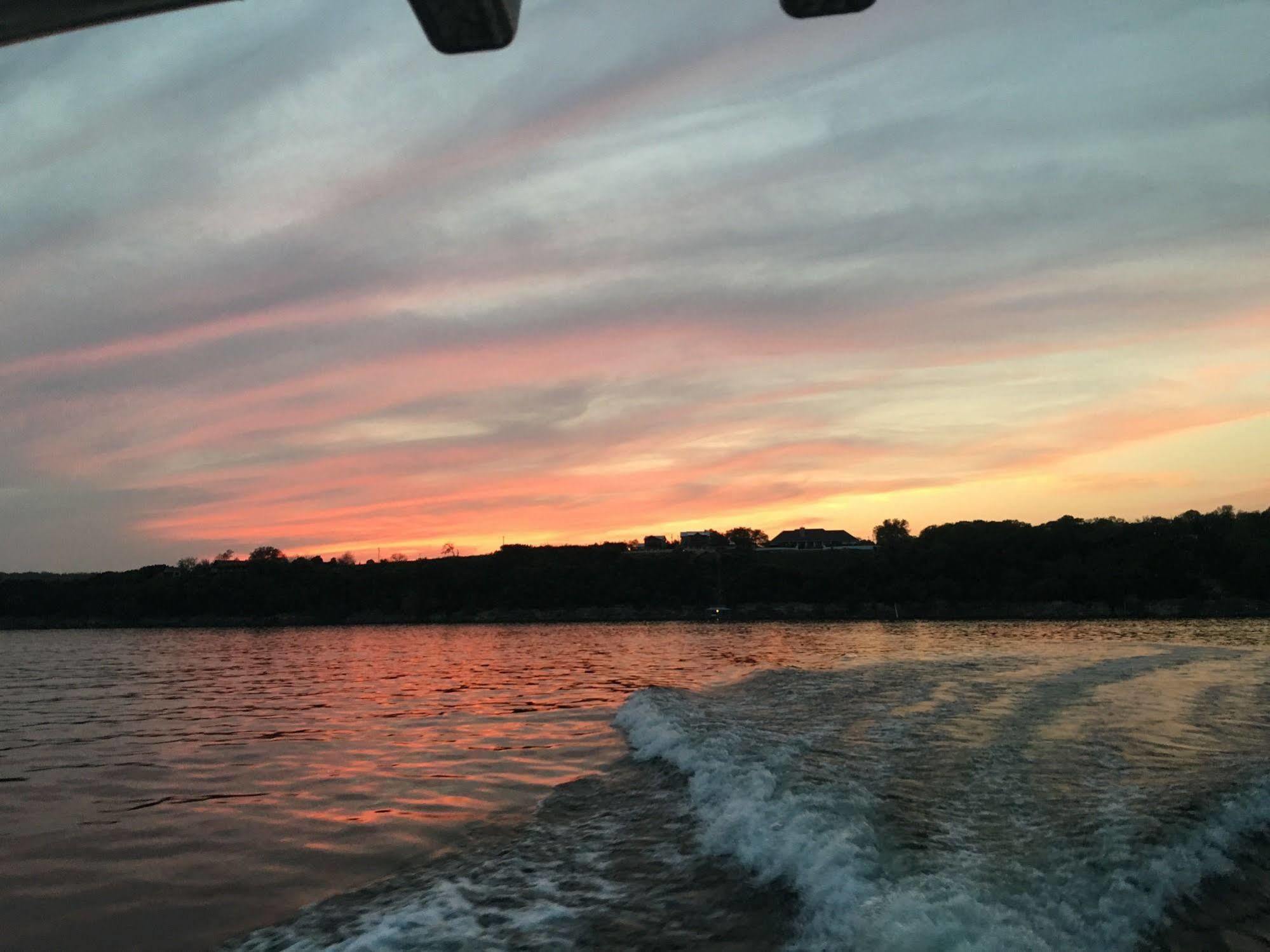 The Cove Bnb Hudson Bend 外观 照片