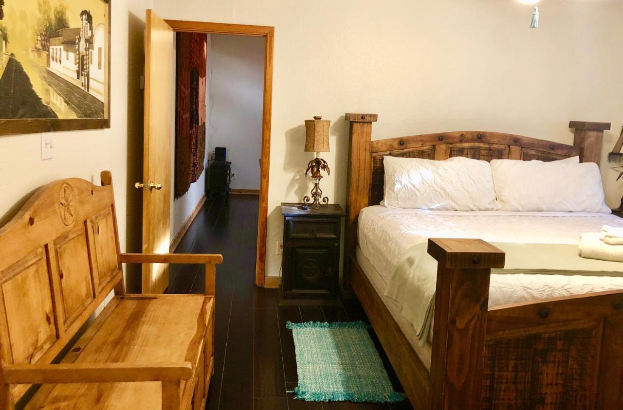 The Cove Bnb Hudson Bend 外观 照片